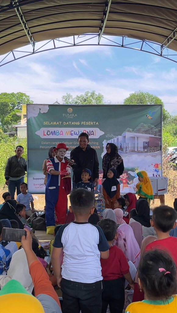 Pusakaland mengadakan grandlaunching perumahan pusaka estate dengan kegiatan sosial bedah rumah.